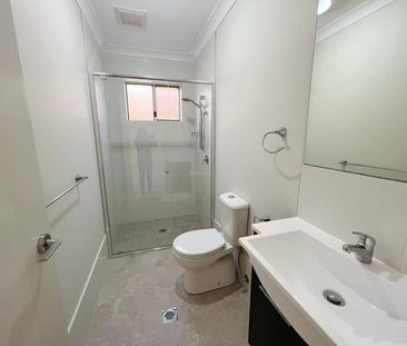 4 Bed | 3 Bath | 1 Garage Immaculately Maintained Double-Storey Fam... - Photo 6