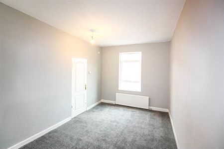 2 bed Apartment - To Let - Photo 2