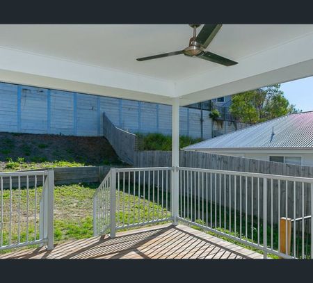 19 Balm Avenue, Springfield Lakes, Qld 4300 - Photo 4