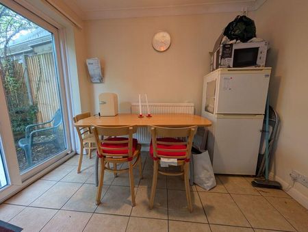 3 bedroom terraced house to rent - Photo 2