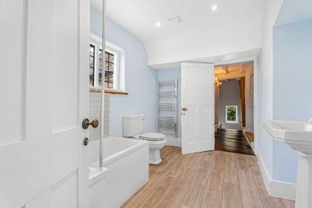 5 bedroom detached house to rent - Photo 4