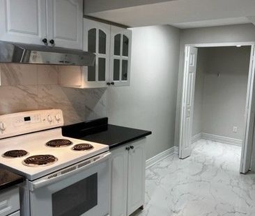 For Lease - 411 Bristol Road, Mississauga, Ontario - Photo 5