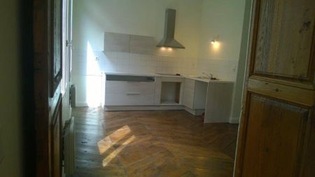 Location appartement t3 65 m² à Villefranche-de-Rouergue (12200) - Photo 2