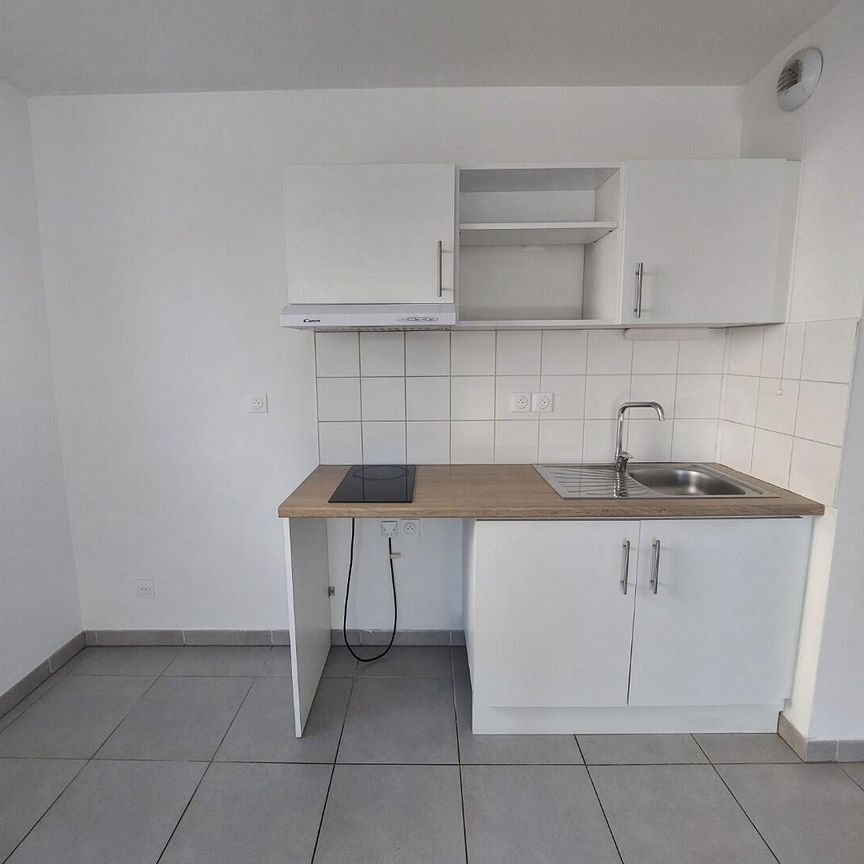 location Appartement T3 DE 57.7m² À NIMES - Photo 1