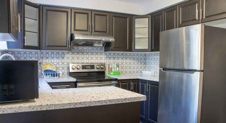 For Lease - 5 Castlehill Road, Brampton, Ontario - Photo 3