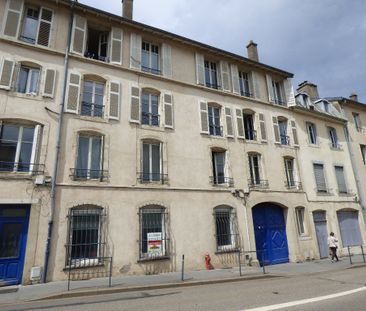 NANCY / QUARTIER PLACE DES VOSGES : SPACIEUX APPARTEMENT T3 STYLE LOFT - Photo 2