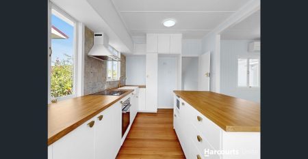 Fully renovated lowset home with stylish finishes in quiet street - Photo 2