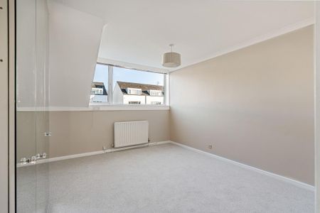 3 bedroom end of terrace house to rent - Photo 3