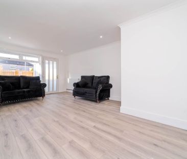 Price £1,095 pcm - Available Now - Unfurnished - Photo 2