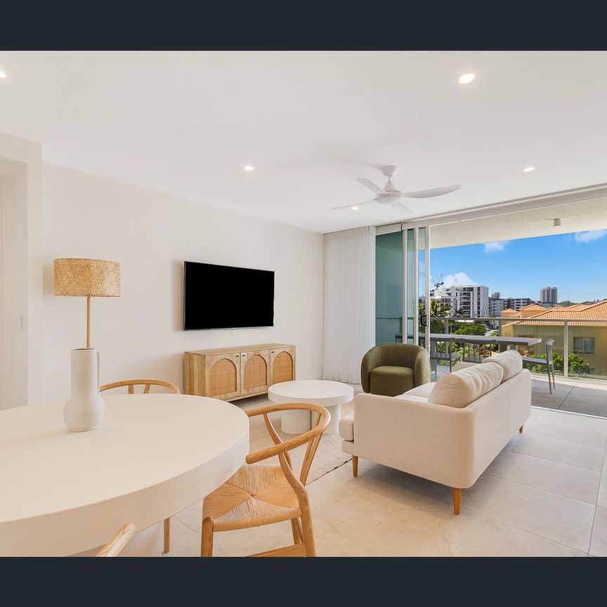 Luxury Beachside Living at Its Finest - Photo 1