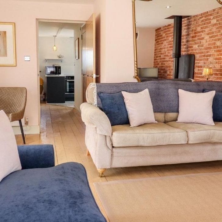 2 bedroom detached house to rent - Photo 1