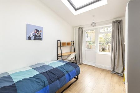 4 bedroom semi-detached house to rent - Photo 3