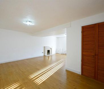 3 bedroom end of terrace house to rent - Photo 1