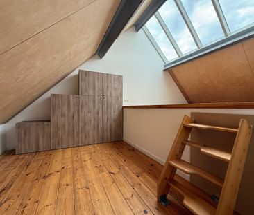 Maison atypique rénovée avec 4 chambres jardin et garage - Photo 1