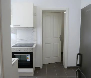 Provisionsfrei: Unbefristeter 39m² Altbau mit 2 Zimmern und Einbauk... - Photo 4