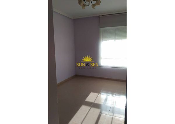 THREE-BEDROOM APARTMENT – ALMORADÍ