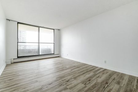 For Lease - 515 ST LAURENT Boulevard Unit# 812, Manor Park - Cardinal Glen and Area, Ontario - Photo 3