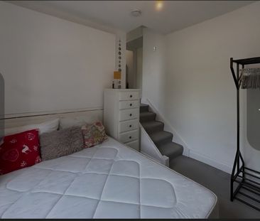 1 Bed Flat, Montrell Road, SW2 - Photo 3