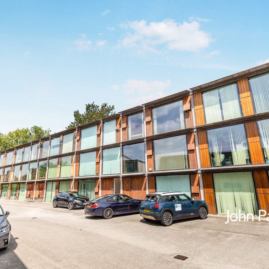 Pinnell Road, London, SE9 - Photo 1