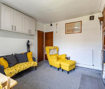 3 bedroom end of terrace house to rent - Photo 5