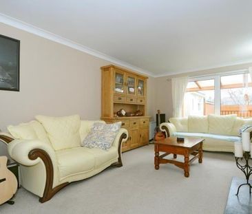 3 bedroom semi-detached house to rent - Photo 2