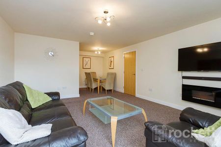 2 bedroom apartment to rent - Photo 4