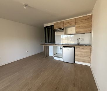 Location Appartement 1 pièce 29m² CASTELNAUDARY 11400 - Photo 2