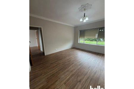 Modern & Spacious 2-Bedroom Unit in a Highly Convenient Location - Photo 2