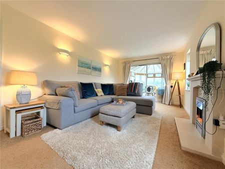 4 bedroom detached house to rent - Photo 4