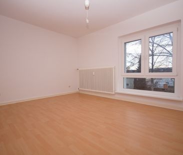 Familienfreundliche 3-Zimmer-Wohnung mit Balkon - Foto 2