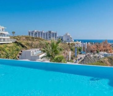 3 Bedroom Townhouse For Rent in Cancelada, Málaga - Photo 3