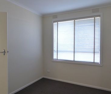 FIRST FLOOR ONE BEDROOM APARTMENT AT REAR OF BLOCK IN GREAT LOCATION W/ OWN LAUNDRY FACS & OSP - Photo 3