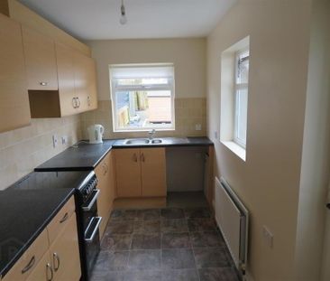 44 Lough Road, Lurgan, BT66 6JJ - Photo 4
