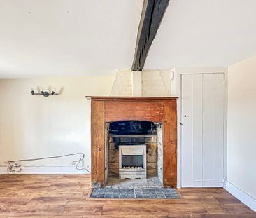 A three bedroom grade II listed cottage, full of charm and characte... - Photo 4