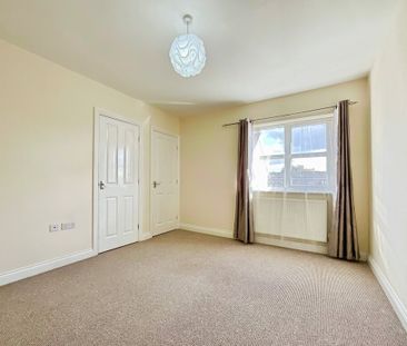 2 bedroom Semi-Detached House to let - Photo 3