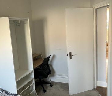 Room in a Shared Flat, Broxholm Road, SE27 - Photo 3