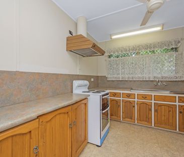 Charming Queenslander Home - Available for Move In Now!! - Photo 4