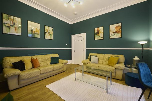 1 bedroom in a house share to rent - Photo 1