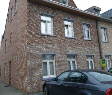 Centraal gelegen gezellig dakappartement met ruim terras - Photo 3