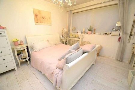 Watling Street, Radlett, WD7 - Photo 3