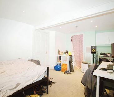 4 bedroom terraced house to rent - Photo 1