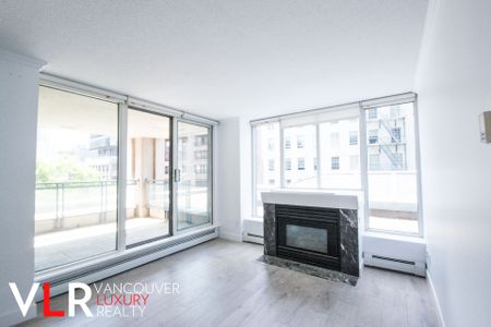 Condo in Downtown Vancouver, BC - Photo 3