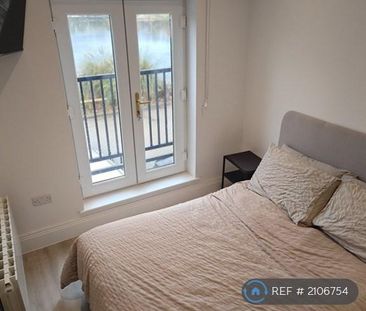 1 bedroom in a house share to rent - Photo 4