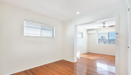 Ideal Family Home In Perfect Location - Photo 4