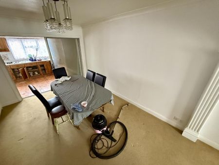 5 bedroom end of terrace house to rent - Photo 2