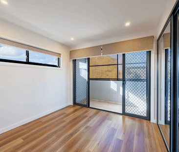 Spacious & Stylish 5 Bedroom Home in Prime Location - Photo 1