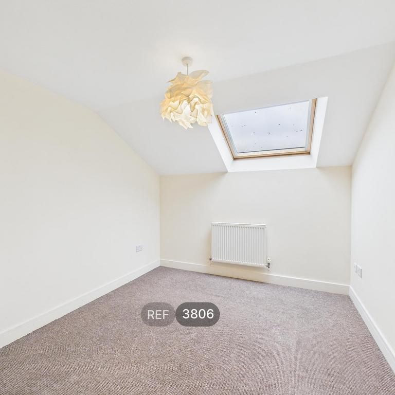 2 bedroom property to rent - Photo 1