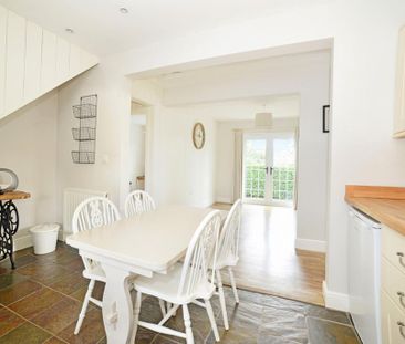 2 bedroom cottage to rent - Photo 2