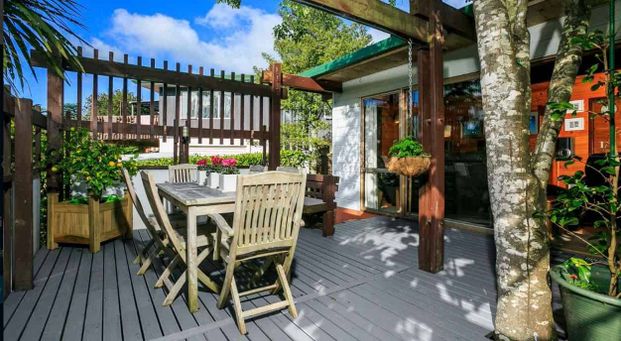 4 B/R, large family home, Long Bay College zone - Photo 1