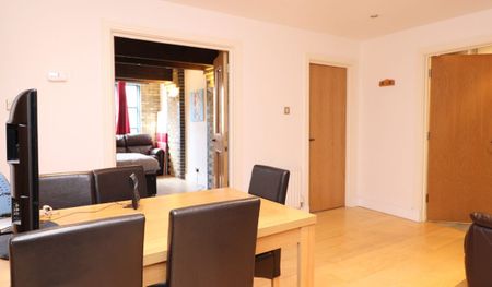 Millennium Drive, Isle of Dogs, London E14 - Photo 2